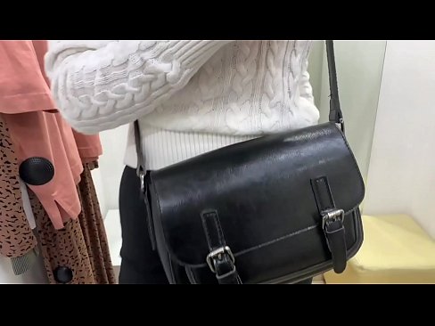 ❤️ 年轻婊子FeralBerry在试衣间用假阳具公开自慰 ☑ Anal video